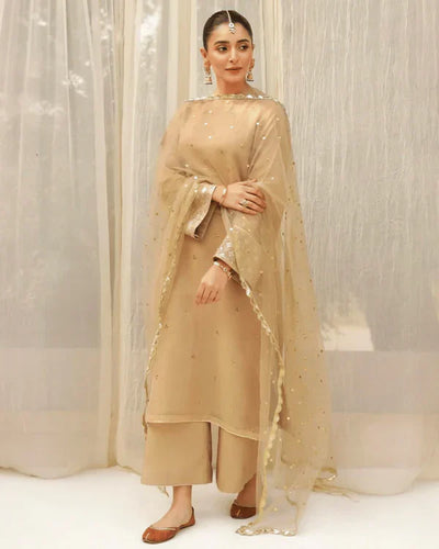 Royal Golden – 3-Piece Embroidered Lawn Suit
